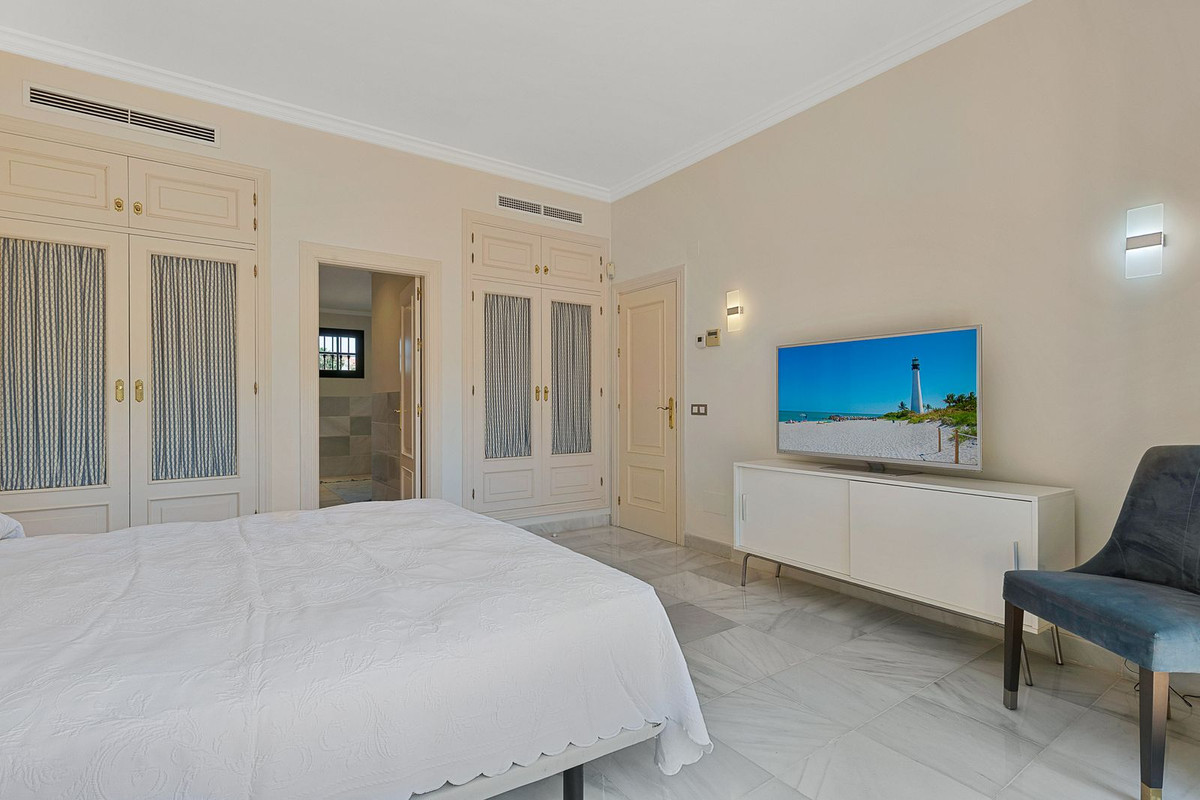 Se vende Villa - Chalet de 5 dormitorios en Costa Del Sol, Málaga, España