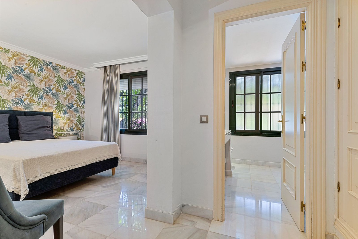Se vende Villa - Chalet de 5 dormitorios en Costa Del Sol, Málaga, España