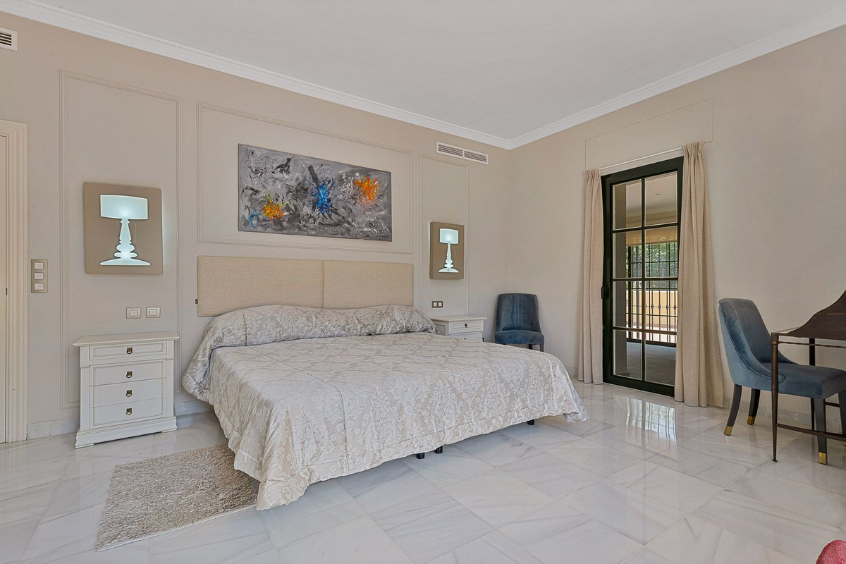 Se vende Villa - Chalet de 5 dormitorios en Costa Del Sol, Málaga, España