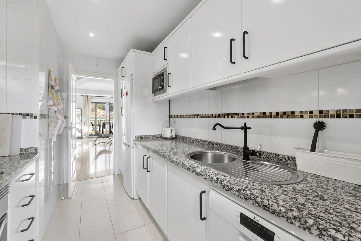 3 Bed Apartment for sale in Benalmadena Costa Del Sol, Málaga, Spain