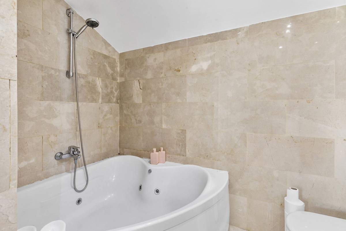 3 Bed Apartment for sale in Benalmadena Costa Del Sol, Málaga, Spain