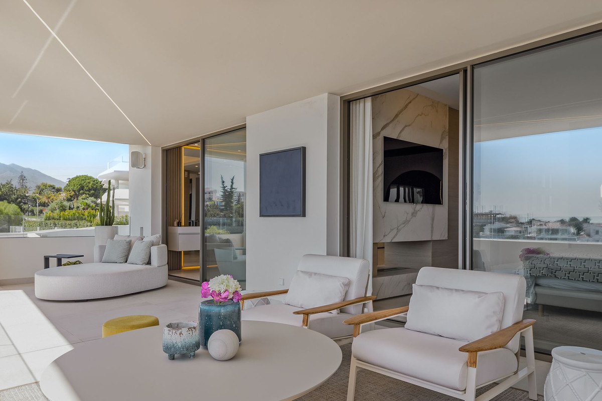 4 Bed Townhouse for sale in Nueva Andalucía Costa Del Sol, Málaga, Spain