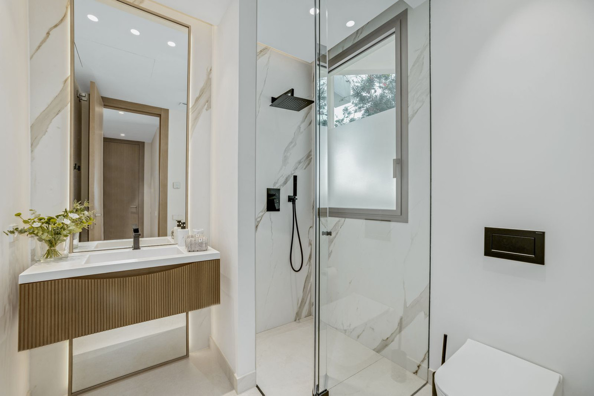 4 Bed Townhouse for sale in Nueva Andalucía Costa Del Sol, Málaga, Spain