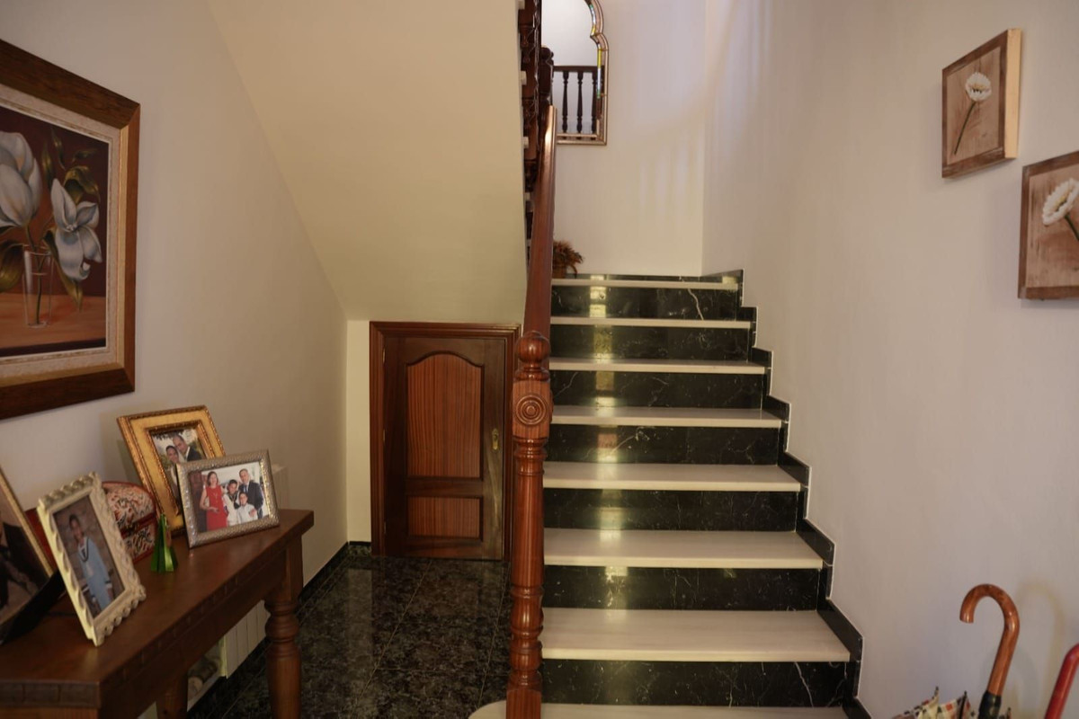 5 Bed Townhouse for sale in Arroyo De La Miel Costa Del Sol, Málaga, Spain