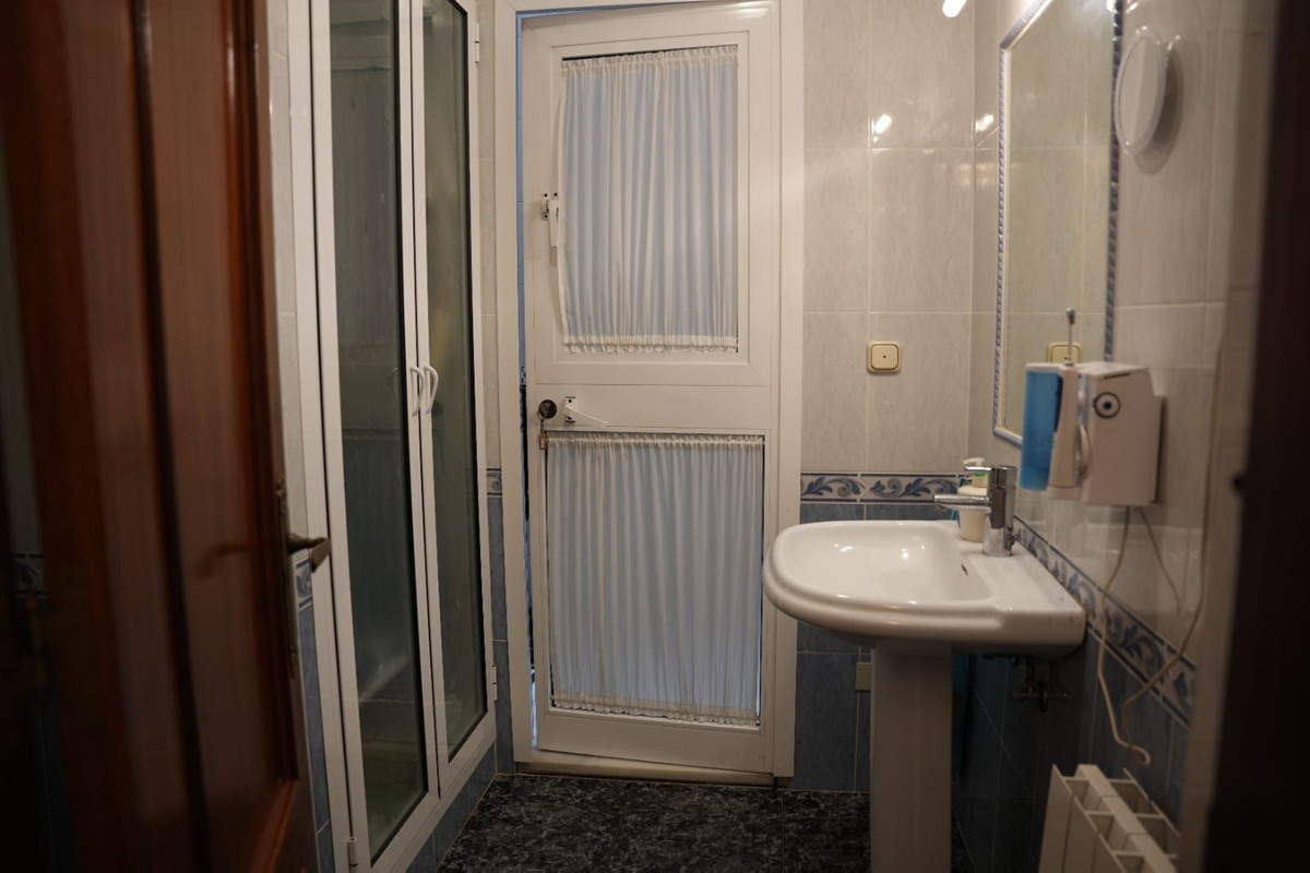 5 Bed Townhouse for sale in Arroyo De La Miel Costa Del Sol, Málaga, Spain