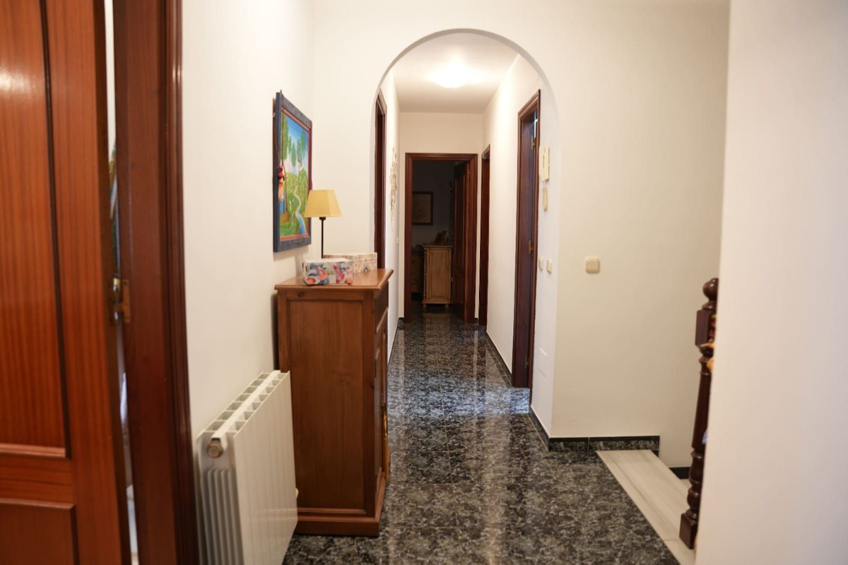5 Bed Townhouse for sale in Arroyo De La Miel Costa Del Sol, Málaga, Spain