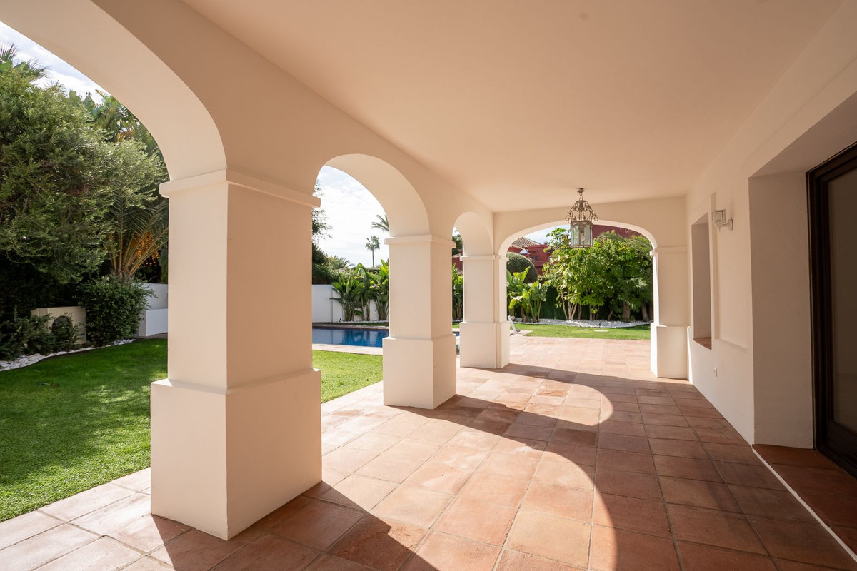 6 Bed Townhouse for sale in Guadalmina Baja Costa Del Sol, Málaga, Spain