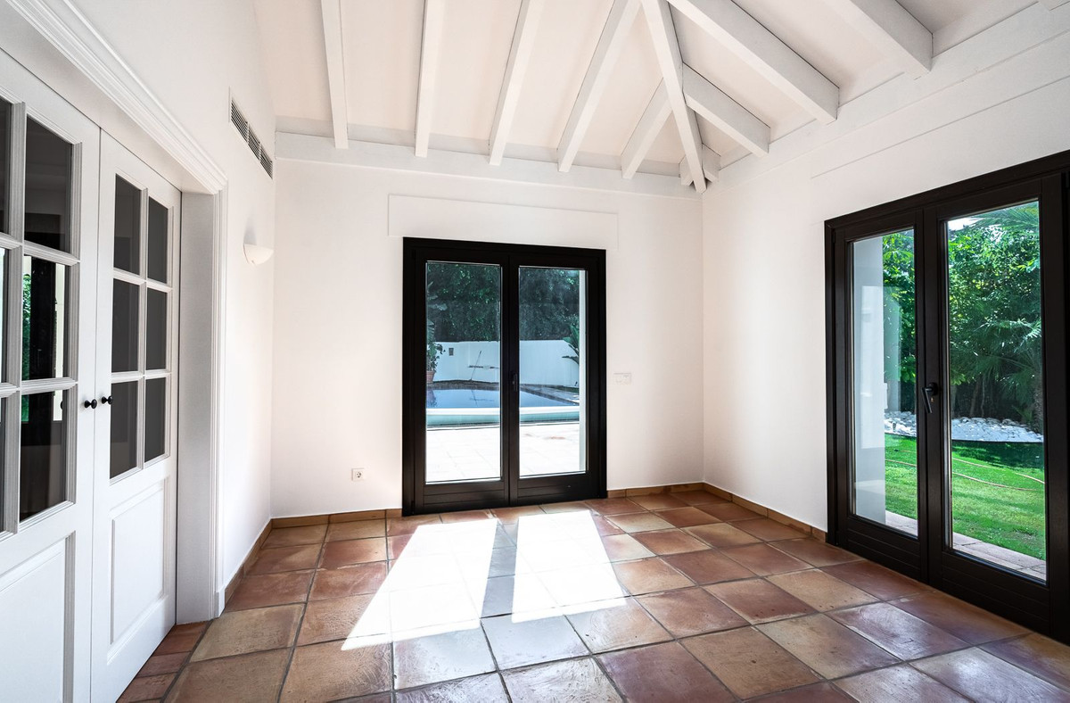 6 Bed Townhouse for sale in Guadalmina Baja Costa Del Sol, Málaga, Spain