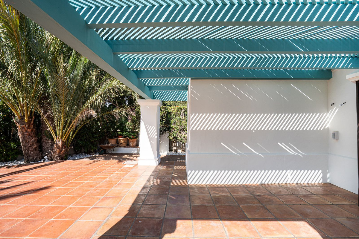 6 Bed Townhouse for sale in Guadalmina Baja Costa Del Sol, Málaga, Spain