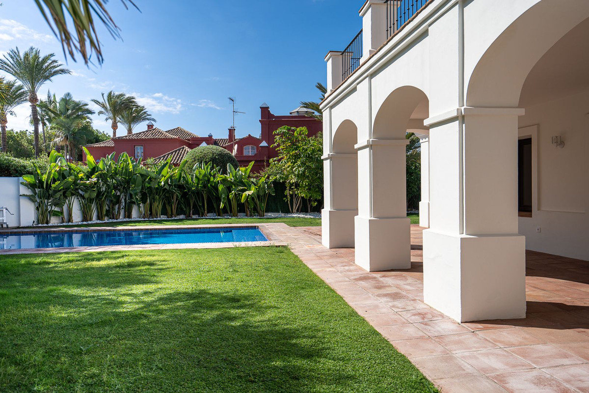 6 Bed Townhouse for sale in Guadalmina Baja Costa Del Sol, Málaga, Spain
