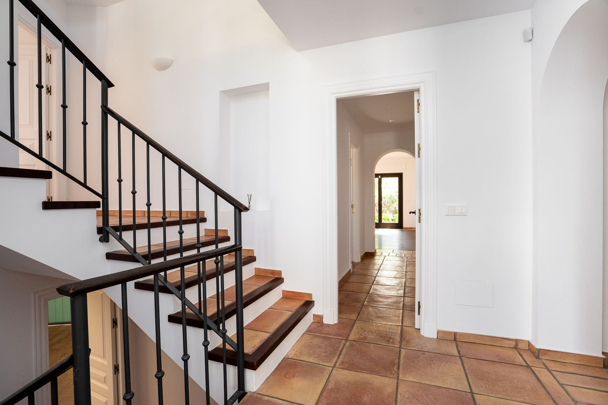 6 Bed Townhouse for sale in Guadalmina Baja Costa Del Sol, Málaga, Spain
