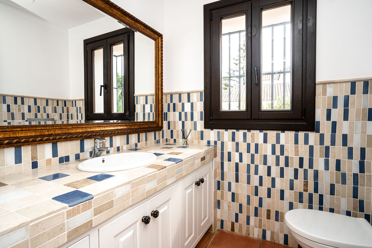 6 Bed Townhouse for sale in Guadalmina Baja Costa Del Sol, Málaga, Spain