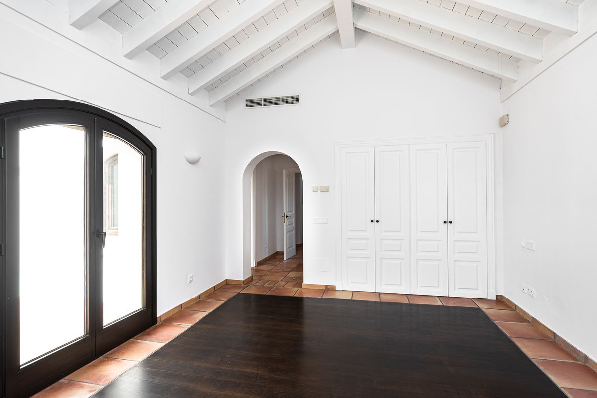 6 Bed Townhouse for sale in Guadalmina Baja Costa Del Sol, Málaga, Spain