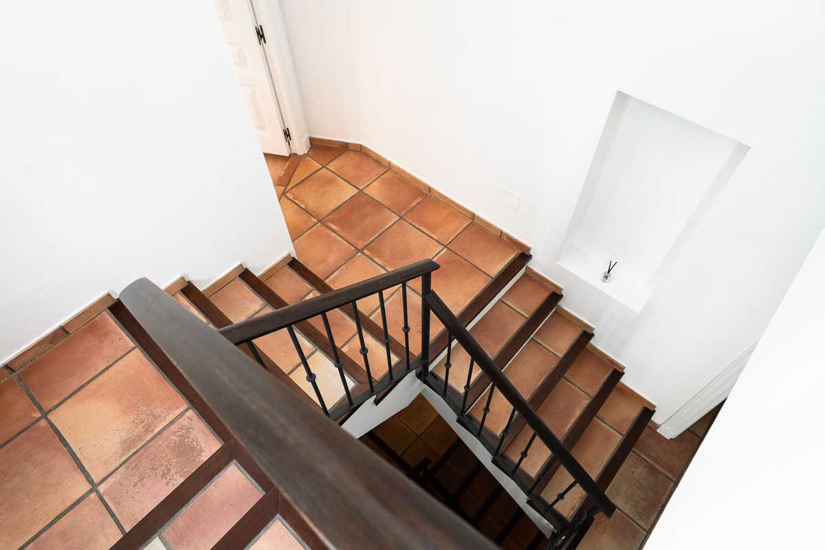 6 Bed Townhouse for sale in Guadalmina Baja Costa Del Sol, Málaga, Spain