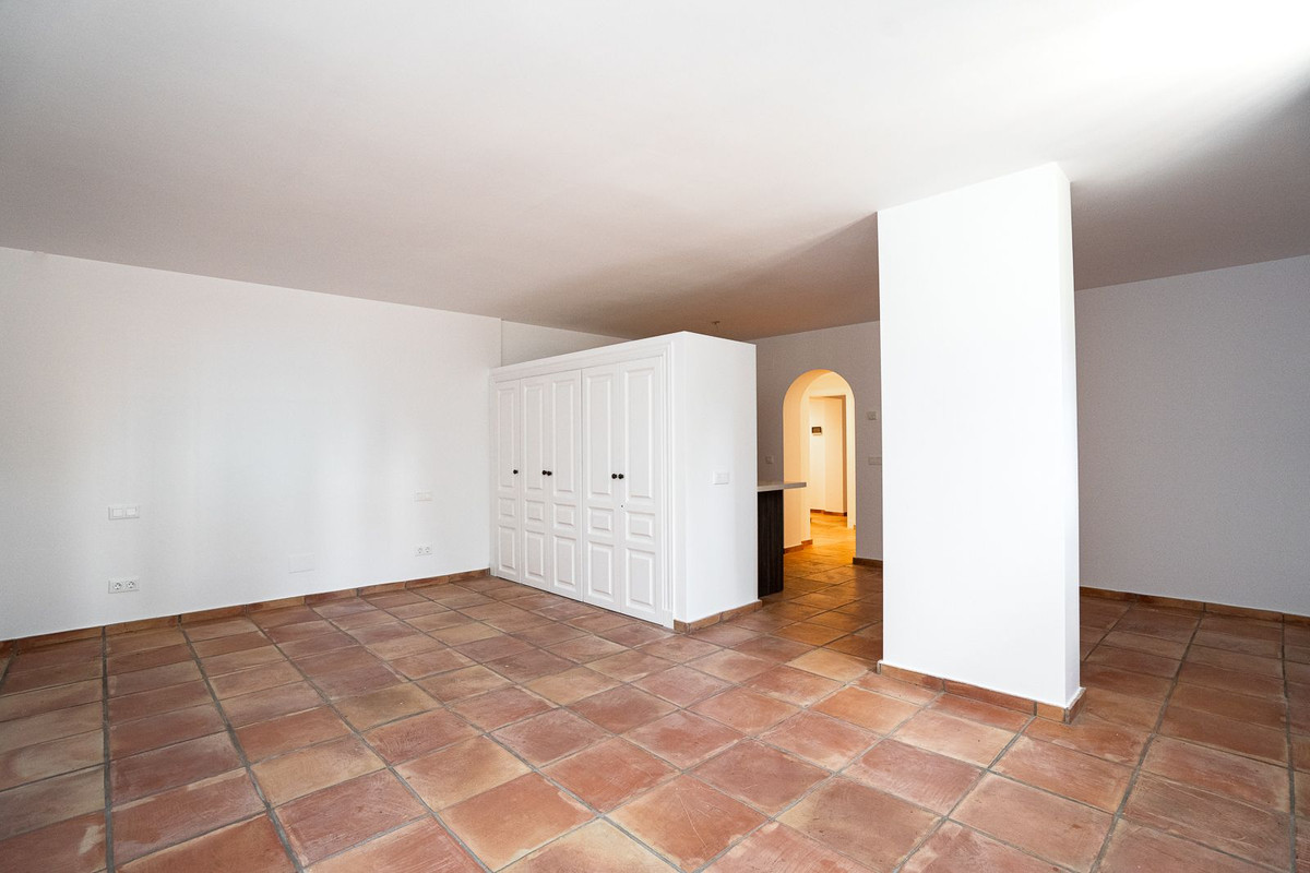 6 Bed Townhouse for sale in Guadalmina Baja Costa Del Sol, Málaga, Spain