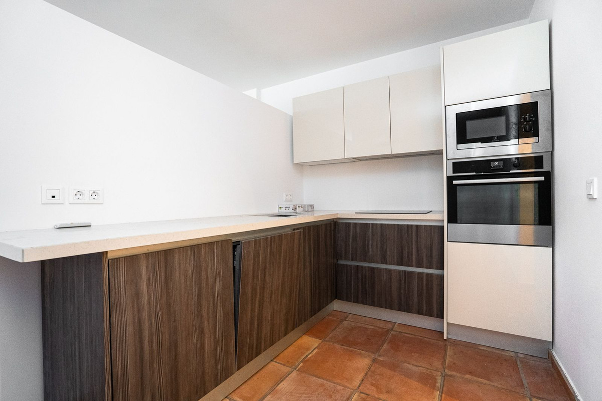 6 Bed Townhouse for sale in Guadalmina Baja Costa Del Sol, Málaga, Spain