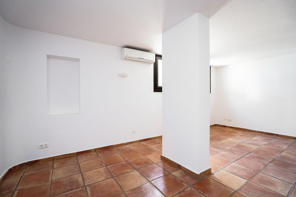 6 Bed Townhouse for sale in Guadalmina Baja Costa Del Sol, Málaga, Spain