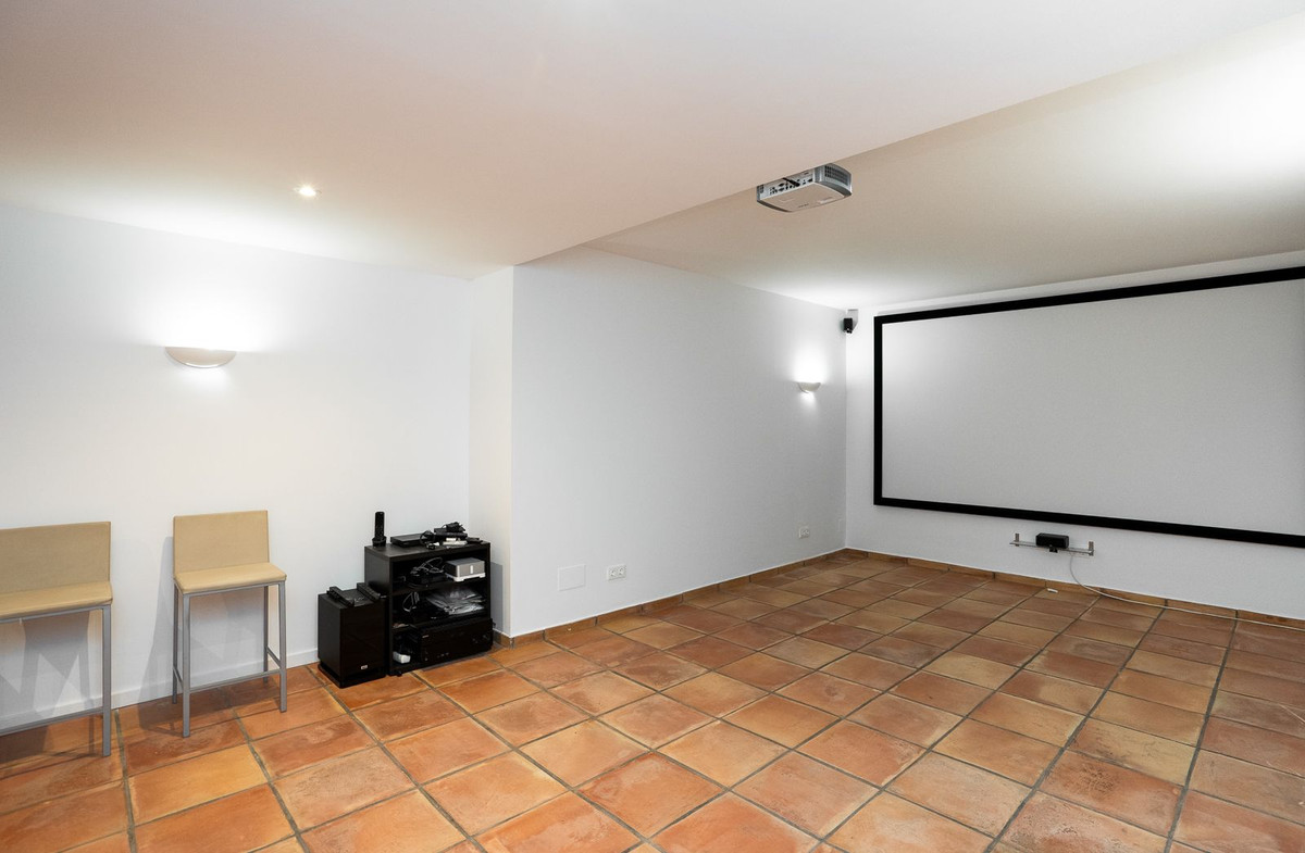 6 Bed Townhouse for sale in Guadalmina Baja Costa Del Sol, Málaga, Spain