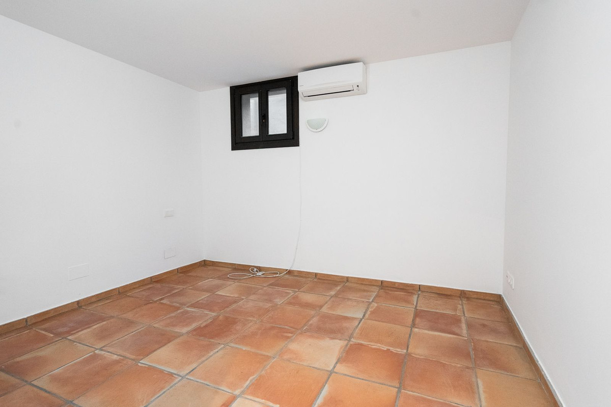 6 Bed Townhouse for sale in Guadalmina Baja Costa Del Sol, Málaga, Spain
