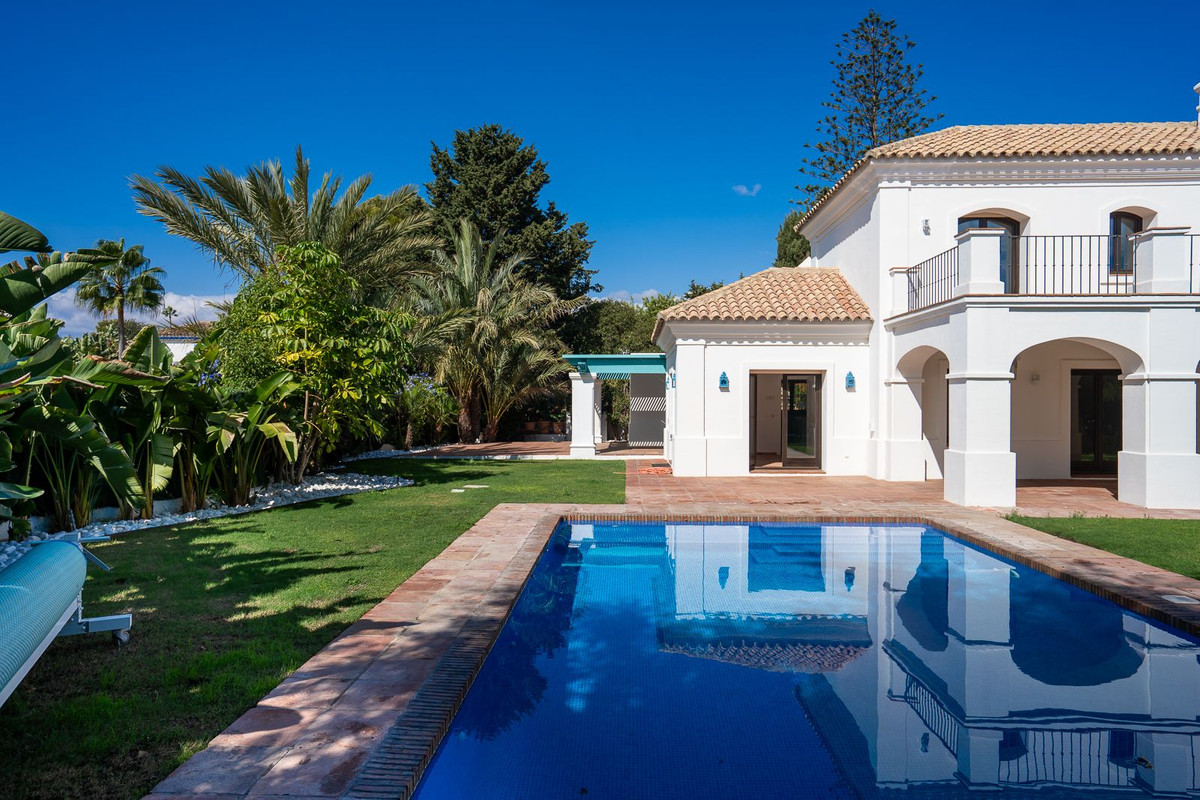 6 Bed Townhouse for sale in Guadalmina Baja Costa Del Sol, Málaga, Spain