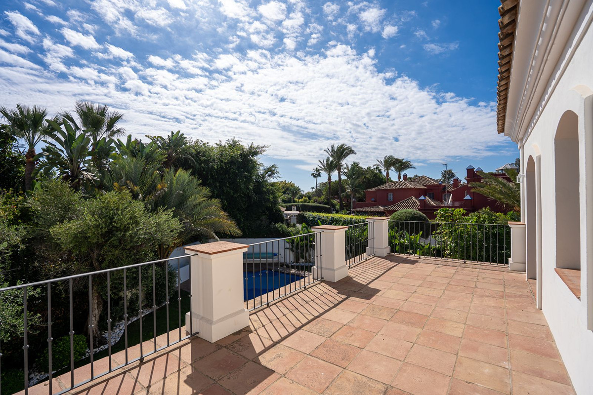 6 Bed Townhouse for sale in Guadalmina Baja Costa Del Sol, Málaga, Spain