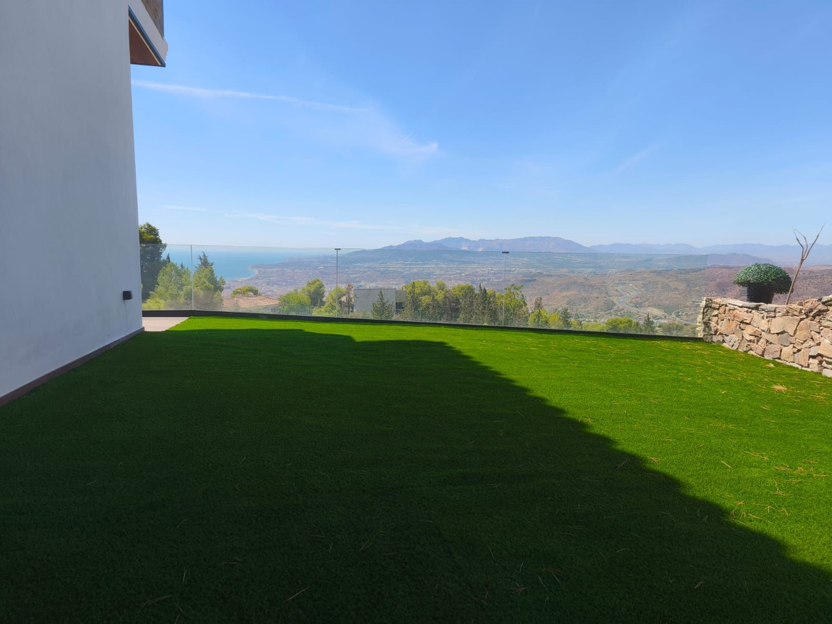 6 Bed Townhouse for sale in Málaga Este Costa Del Sol, Málaga, Spain