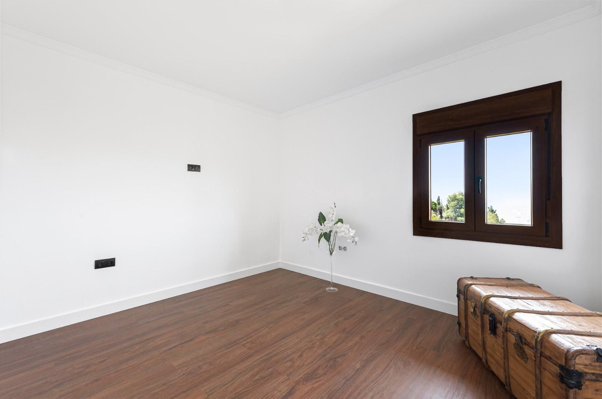 6 Bed Townhouse for sale in Málaga Este Costa Del Sol, Málaga, Spain