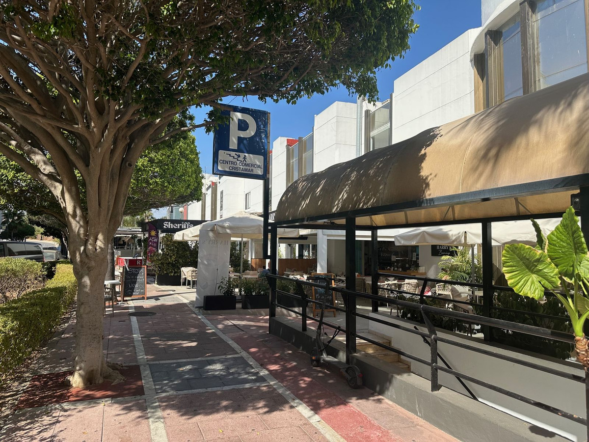 Commercial unit for sale in Puerto Banús Costa Del Sol, Málaga, Spain