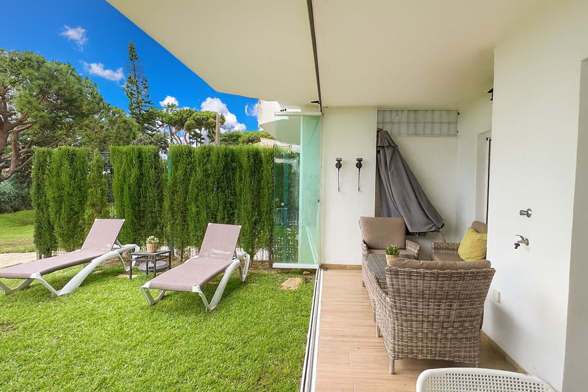 2 Bed Apartment for sale in Calahonda Costa Del Sol, Málaga, Spain