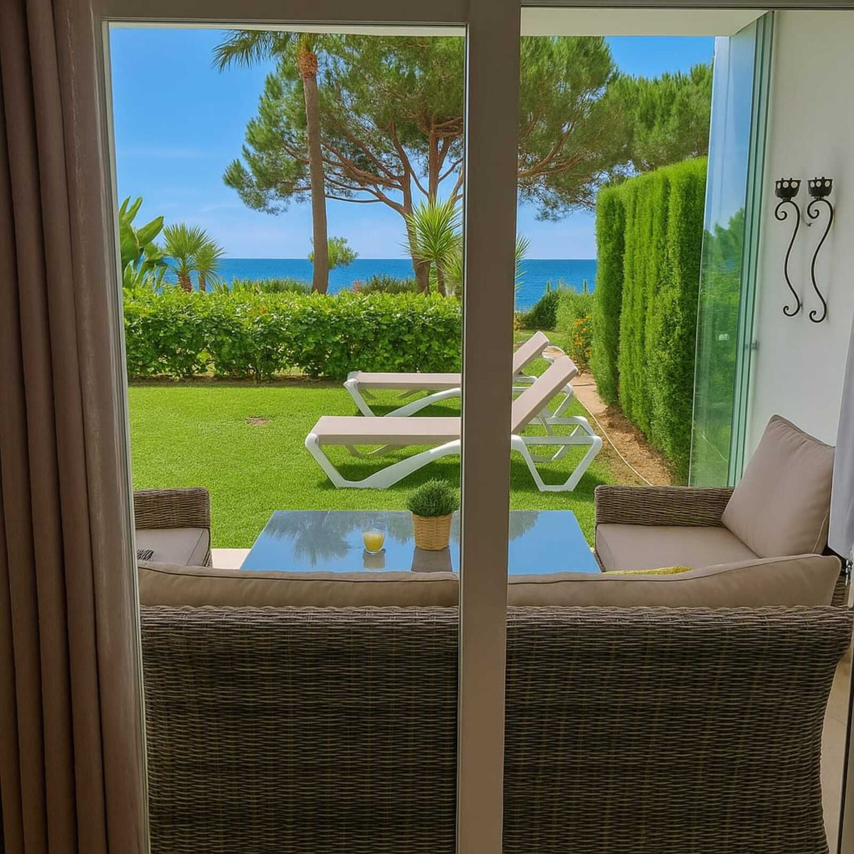 2 Bed Apartment for sale in Calahonda Costa Del Sol, Málaga, Spain