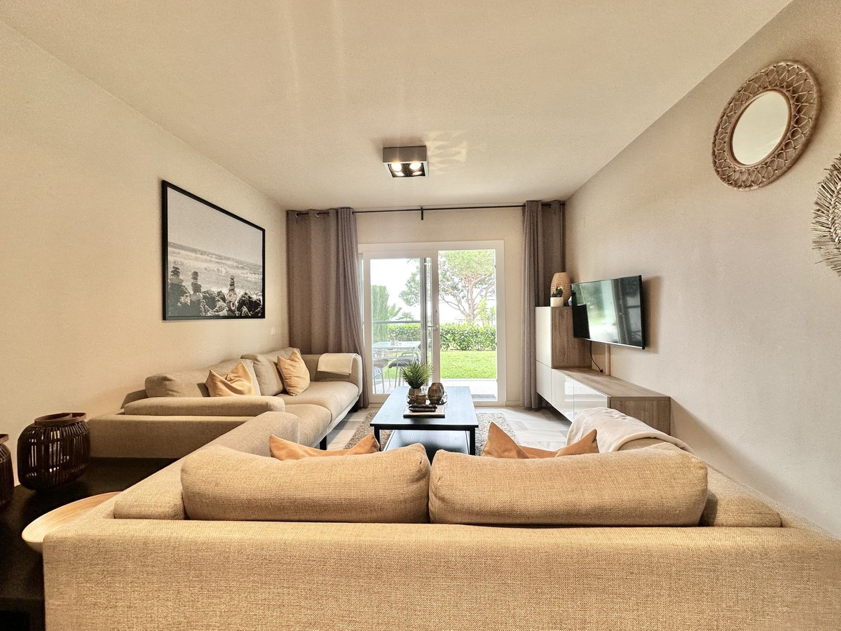 2 Bed Apartment for sale in Calahonda Costa Del Sol, Málaga, Spain