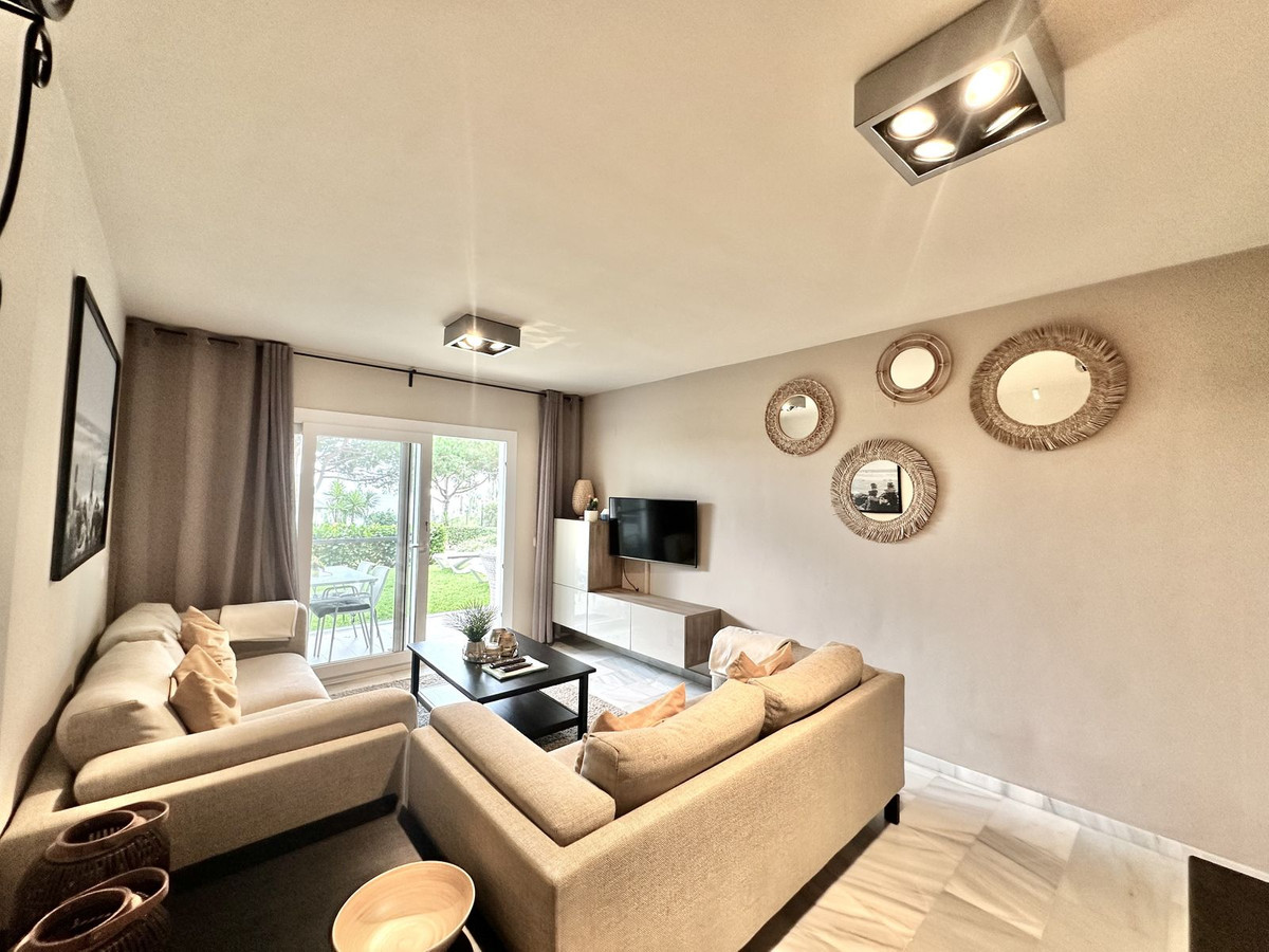 2 Bed Apartment for sale in Calahonda Costa Del Sol, Málaga, Spain