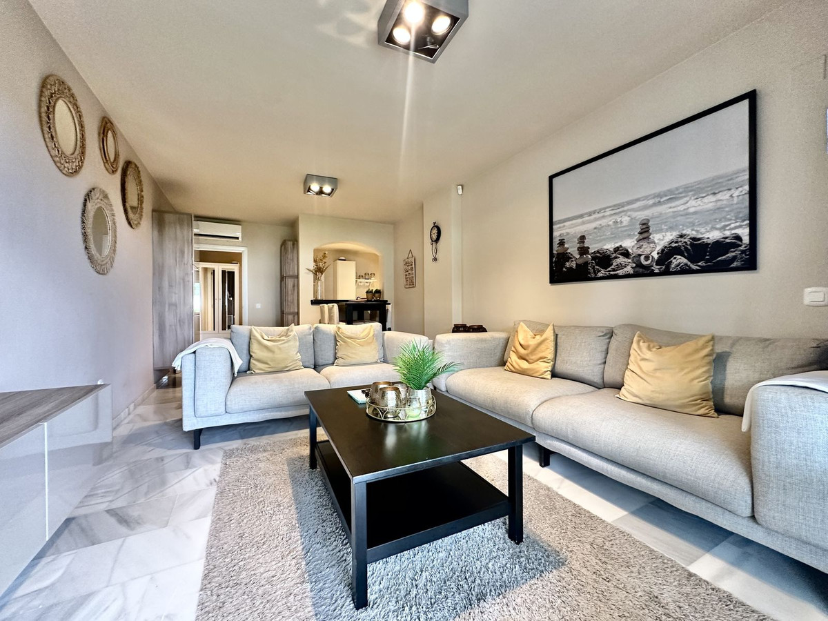 2 Bed Apartment for sale in Calahonda Costa Del Sol, Málaga, Spain