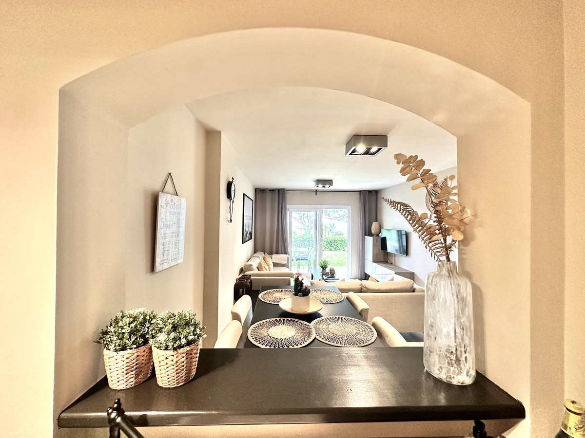 2 Bed Apartment for sale in Calahonda Costa Del Sol, Málaga, Spain