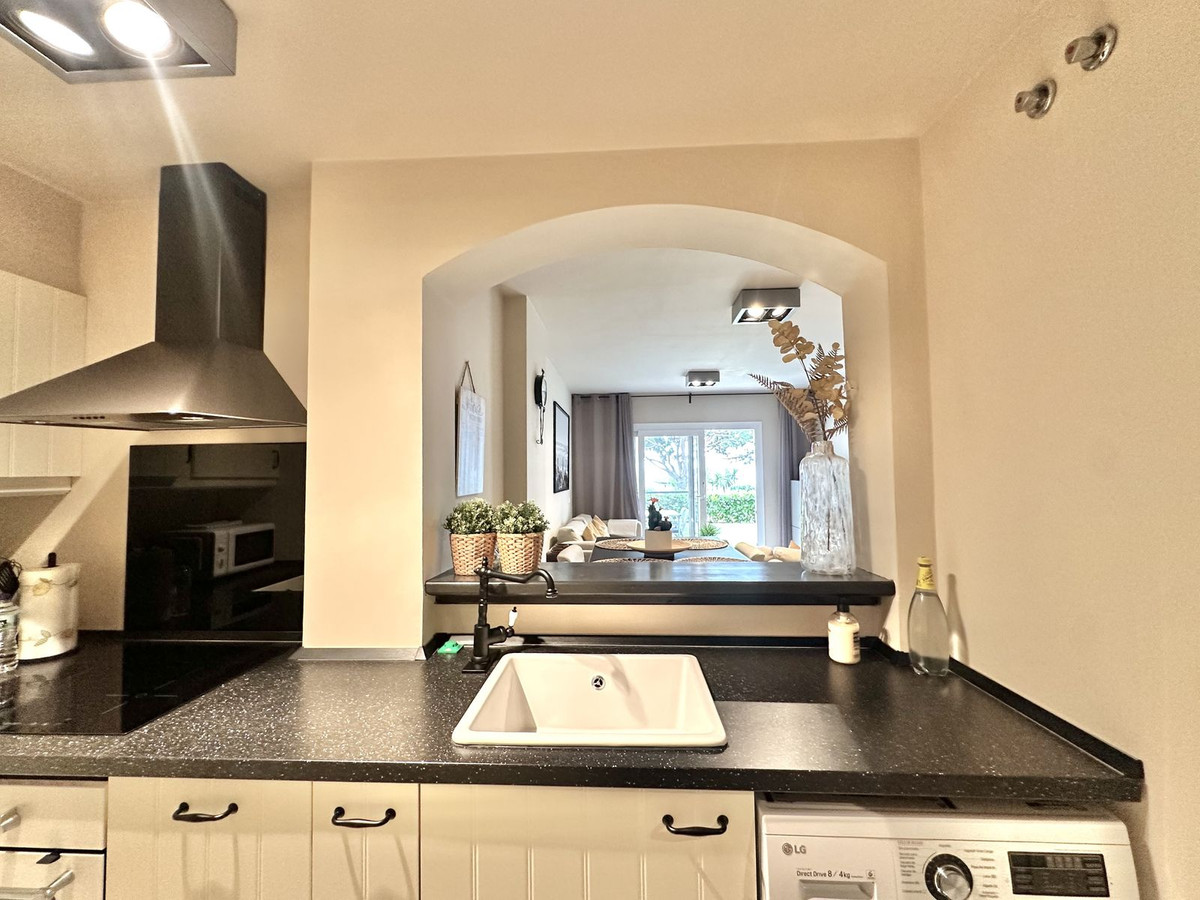 2 Bed Apartment for sale in Calahonda Costa Del Sol, Málaga, Spain