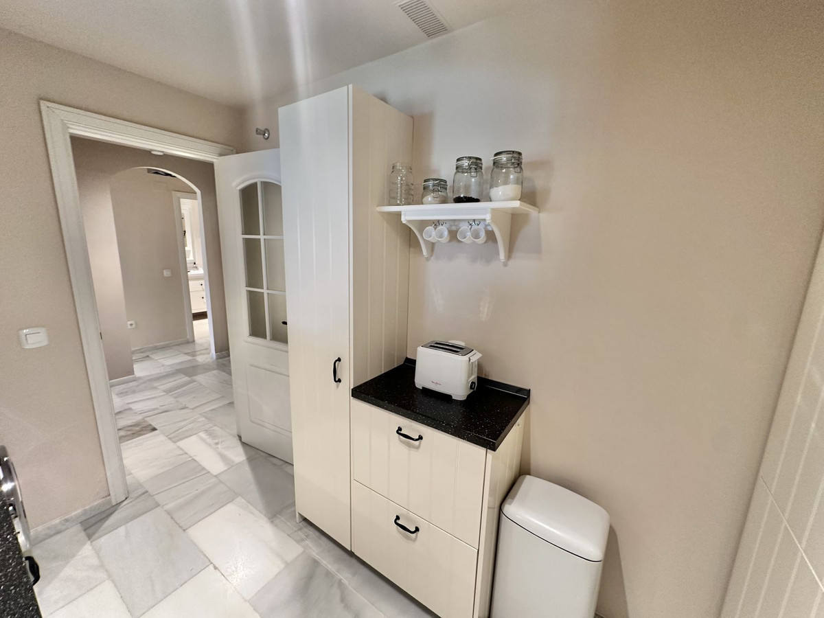 2 Bed Apartment for sale in Calahonda Costa Del Sol, Málaga, Spain