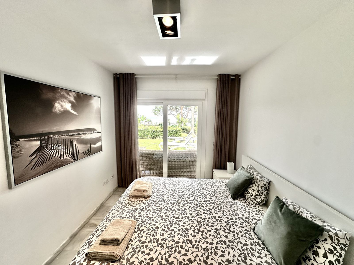 2 Bed Apartment for sale in Calahonda Costa Del Sol, Málaga, Spain