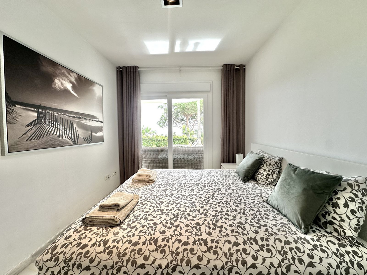 2 Bed Apartment for sale in Calahonda Costa Del Sol, Málaga, Spain