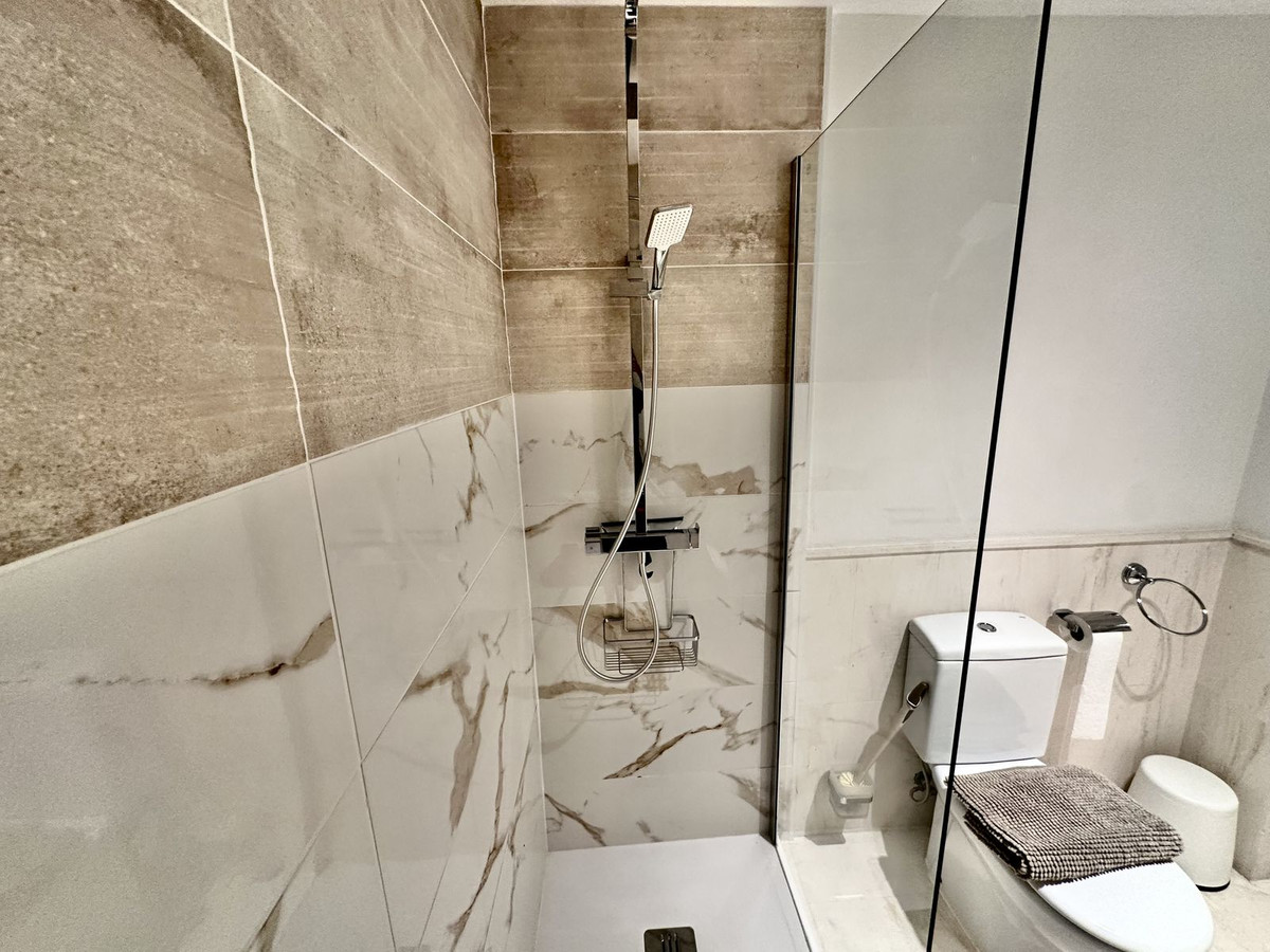 2 Bed Apartment for sale in Calahonda Costa Del Sol, Málaga, Spain