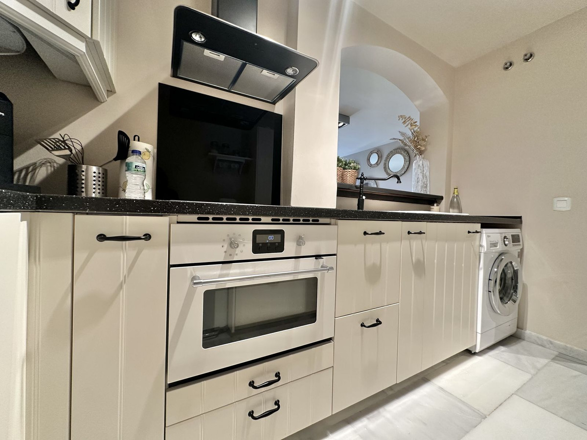 2 Bed Apartment for sale in Calahonda Costa Del Sol, Málaga, Spain