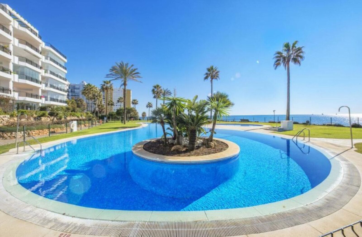 2 Bed Apartment for sale in Calahonda Costa Del Sol, Málaga, Spain