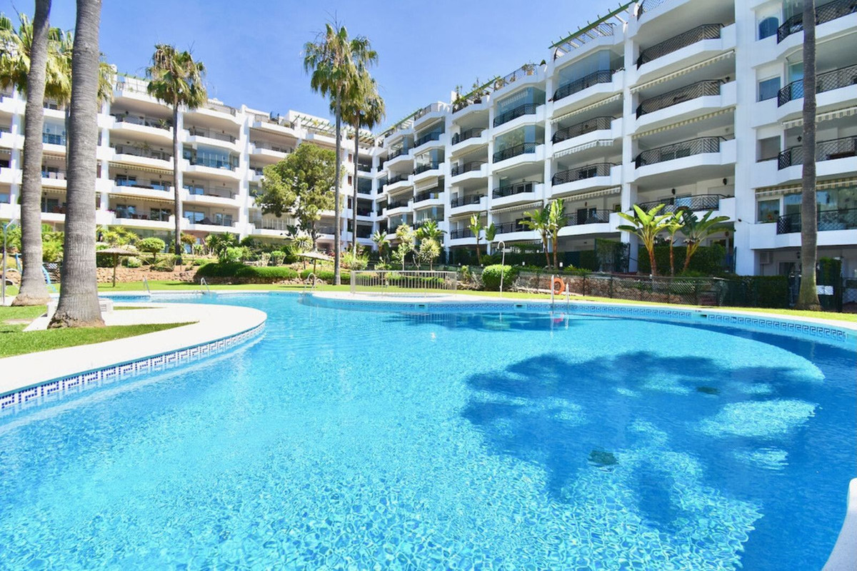 2 Bed Apartment for sale in Calahonda Costa Del Sol, Málaga, Spain