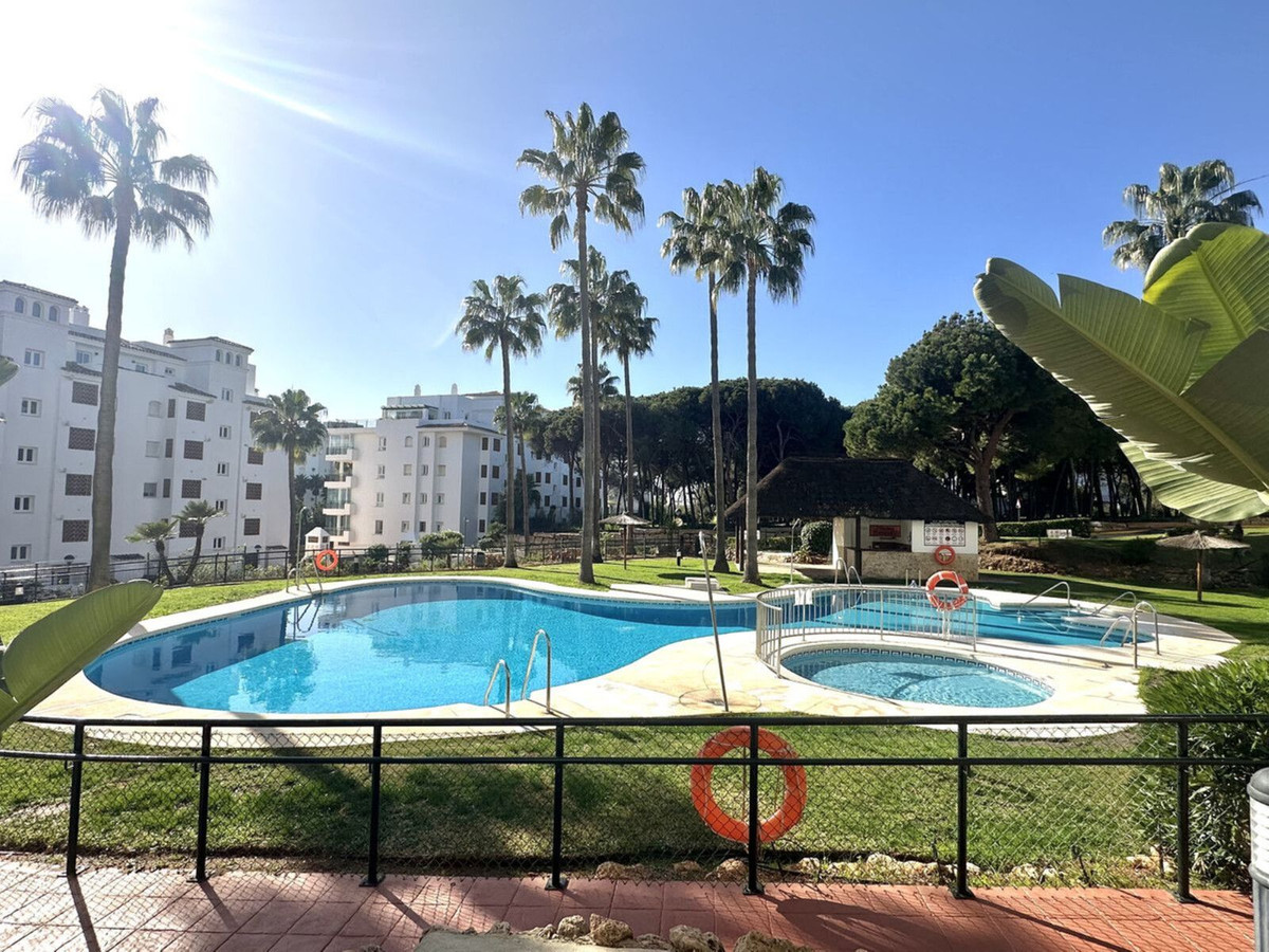 2 Bed Apartment for sale in Calahonda Costa Del Sol, Málaga, Spain