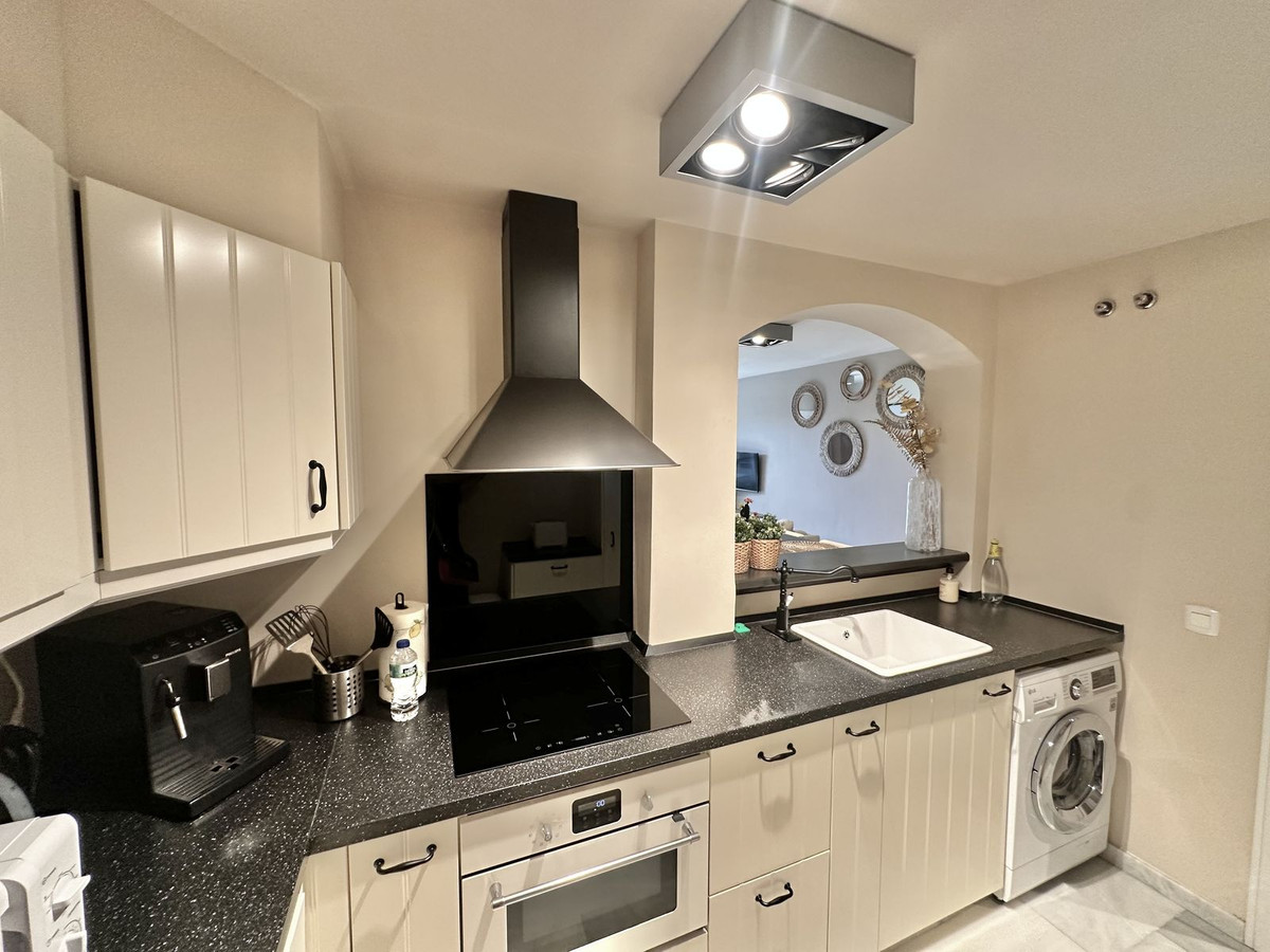 2 Bed Apartment for sale in Calahonda Costa Del Sol, Málaga, Spain