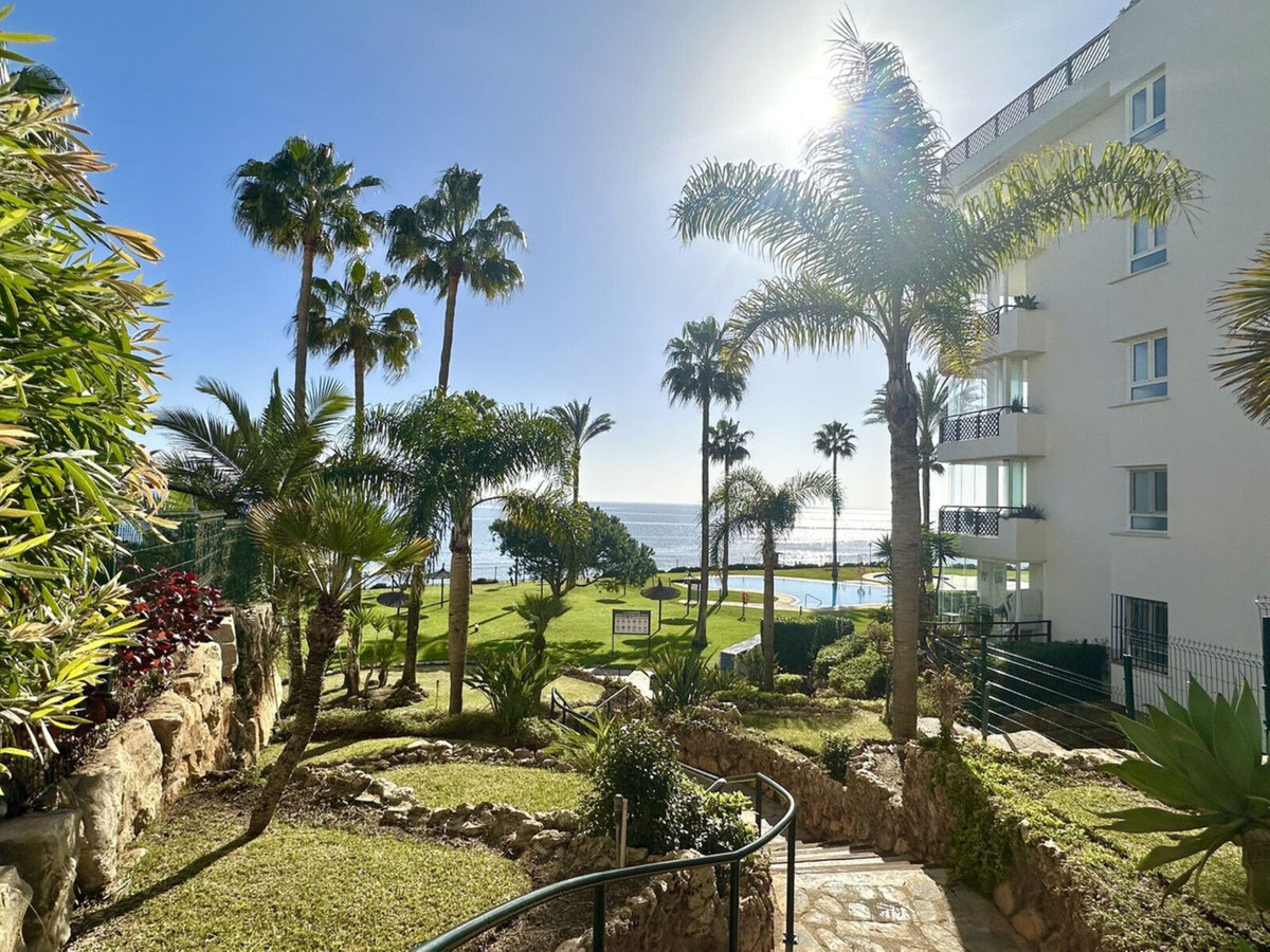 2 Bed Apartment for sale in Calahonda Costa Del Sol, Málaga, Spain