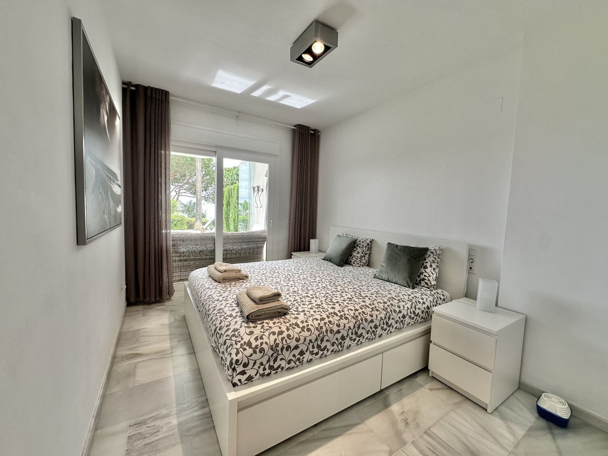 2 Bed Apartment for sale in Calahonda Costa Del Sol, Málaga, Spain