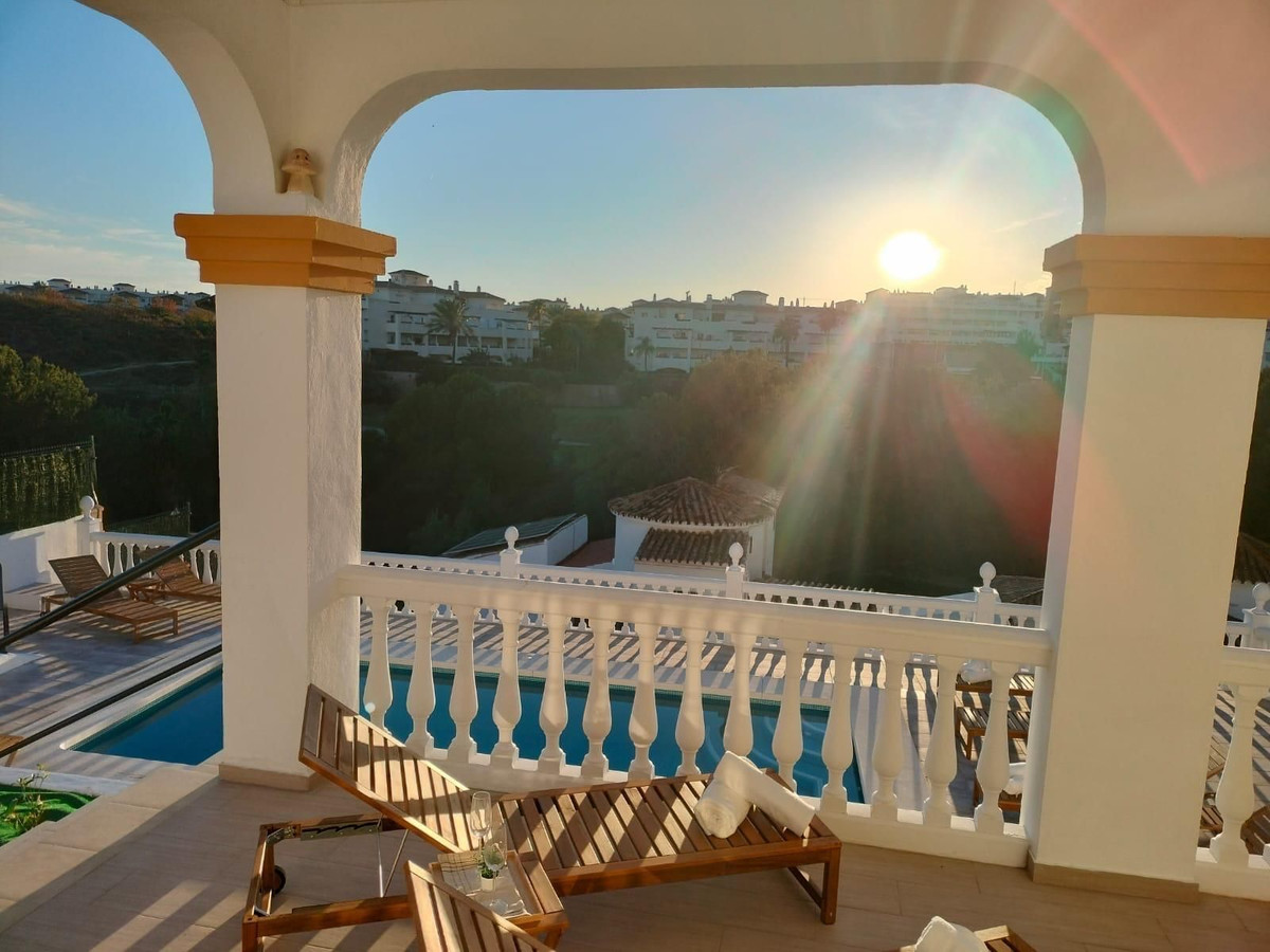 7 Bed Townhouse for sale in Benalmadena Costa Del Sol, Málaga, Spain