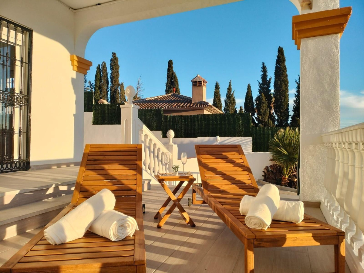 7 Bed Townhouse for sale in Benalmadena Costa Del Sol, Málaga, Spain