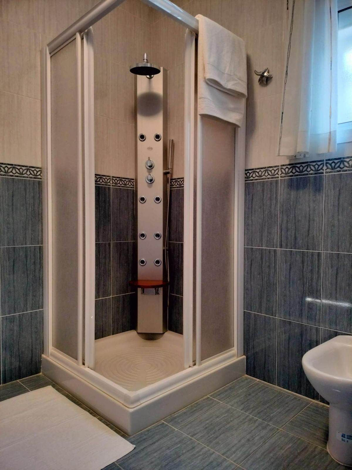 7 Bed Townhouse for sale in Benalmadena Costa Del Sol, Málaga, Spain