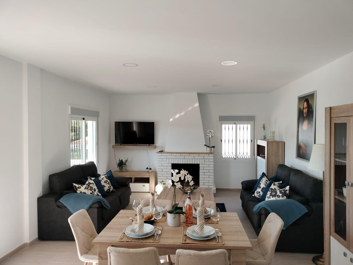 7 Bed Townhouse for sale in Benalmadena Costa Del Sol, Málaga, Spain